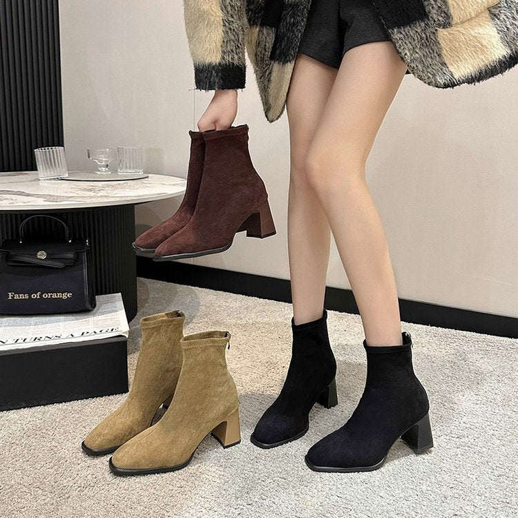 Damen Stiefeletten mit elegantem Blockabsatz und weichem Veloursleder W&W