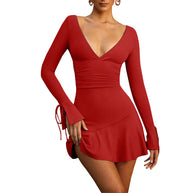Damen elegantes Minikleid mit tiefem V-Ausschnitt und Rüschendetails W&W