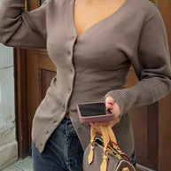 Damen Strickjacke mit v-formigem Ausschnitt und Knopfleiste WW