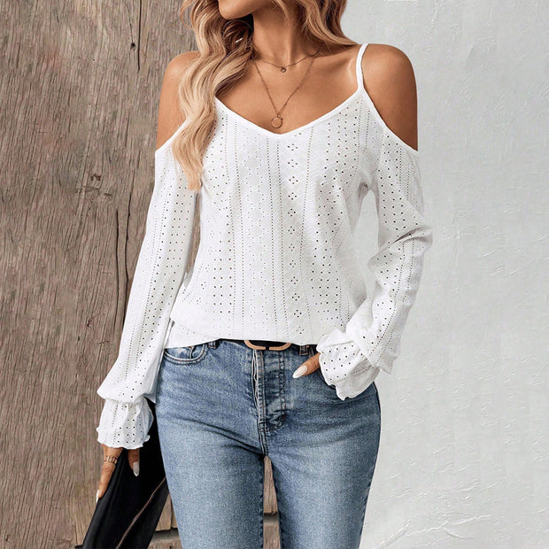Damen Oberteil mit Off-Shoulder Design und feiner Lochstickerei W&W