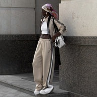 Damen Sportliche Kapuzenjacke mit modernem Schnitt und Kontrastdetails WW