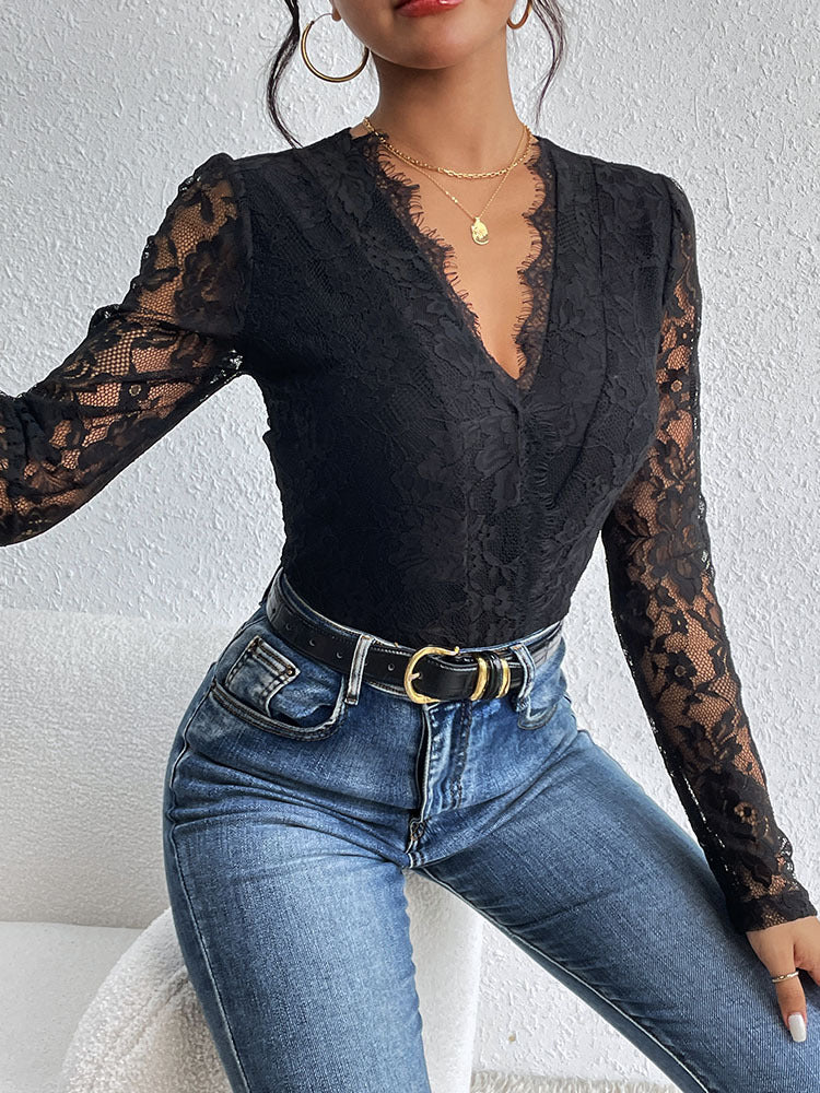 Damen Spitzenbody mit raffiniertem V-Ausschnitt und eleganten Rüschendetails WW