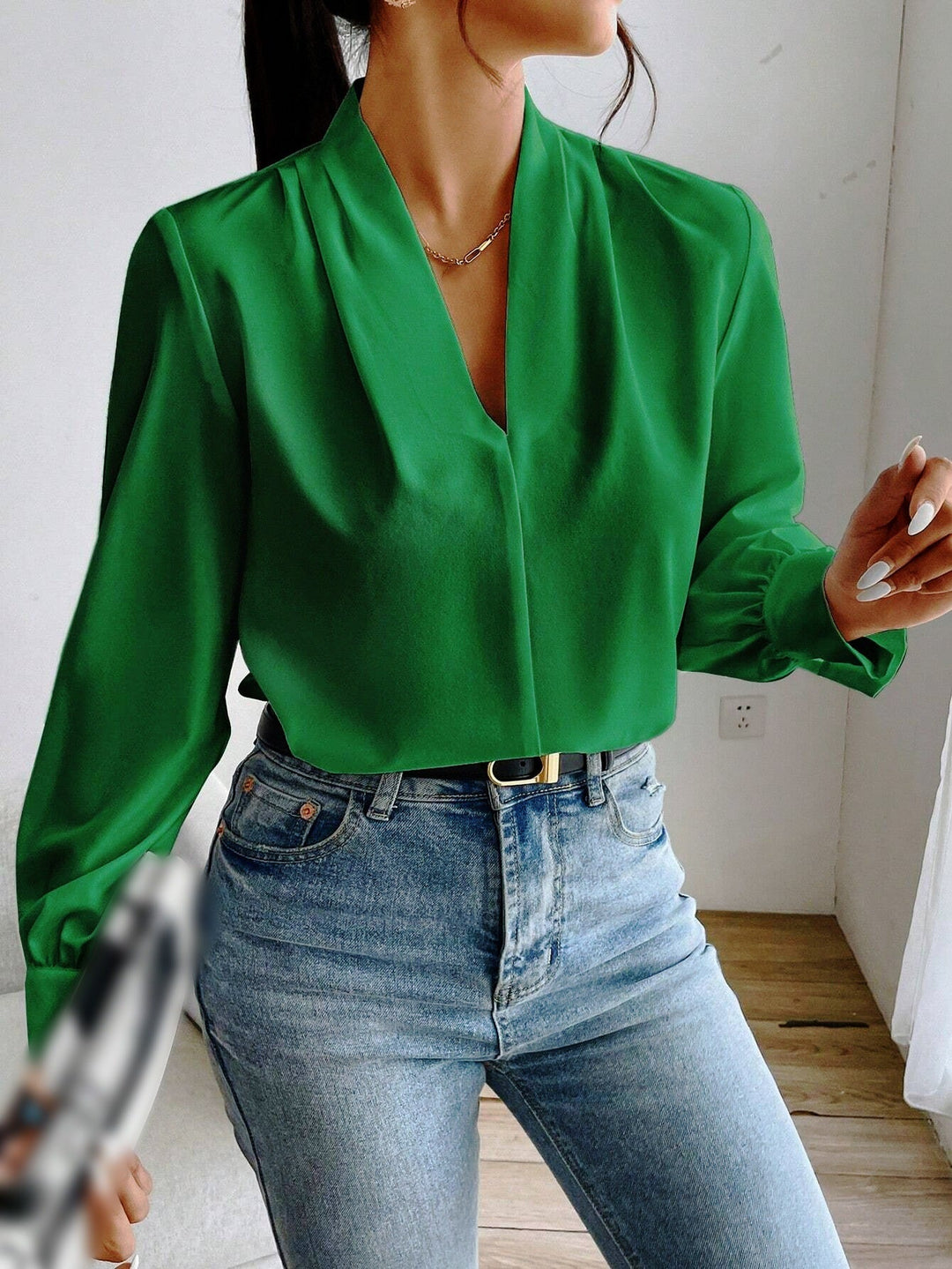 Damen-Blusenshirt mit V-Ausschnitt und vielseitigem Schnitt