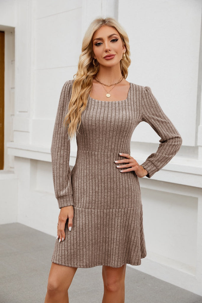 Damen Strickkleid mit langem Arm und tailliertem Schnitt WW