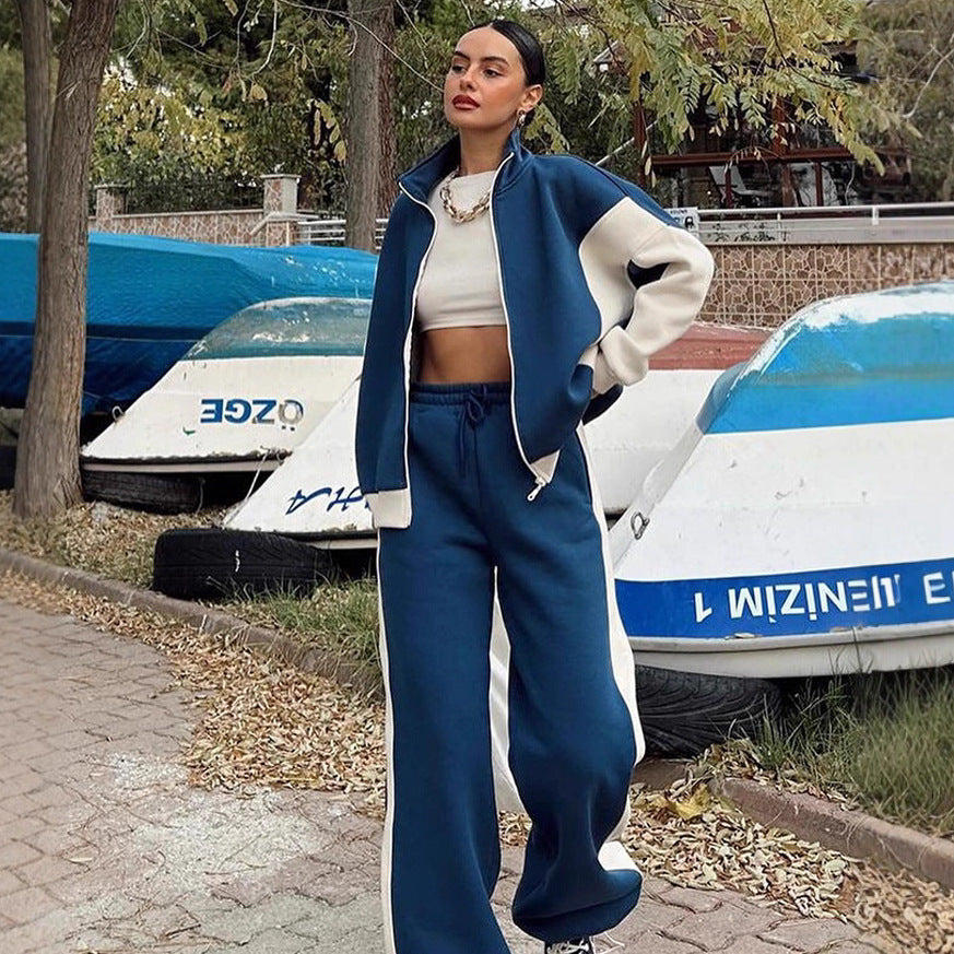 Damen Sportliches Sweatsuit mit kontrastierenden Einsätzen und hohem Kragen WW