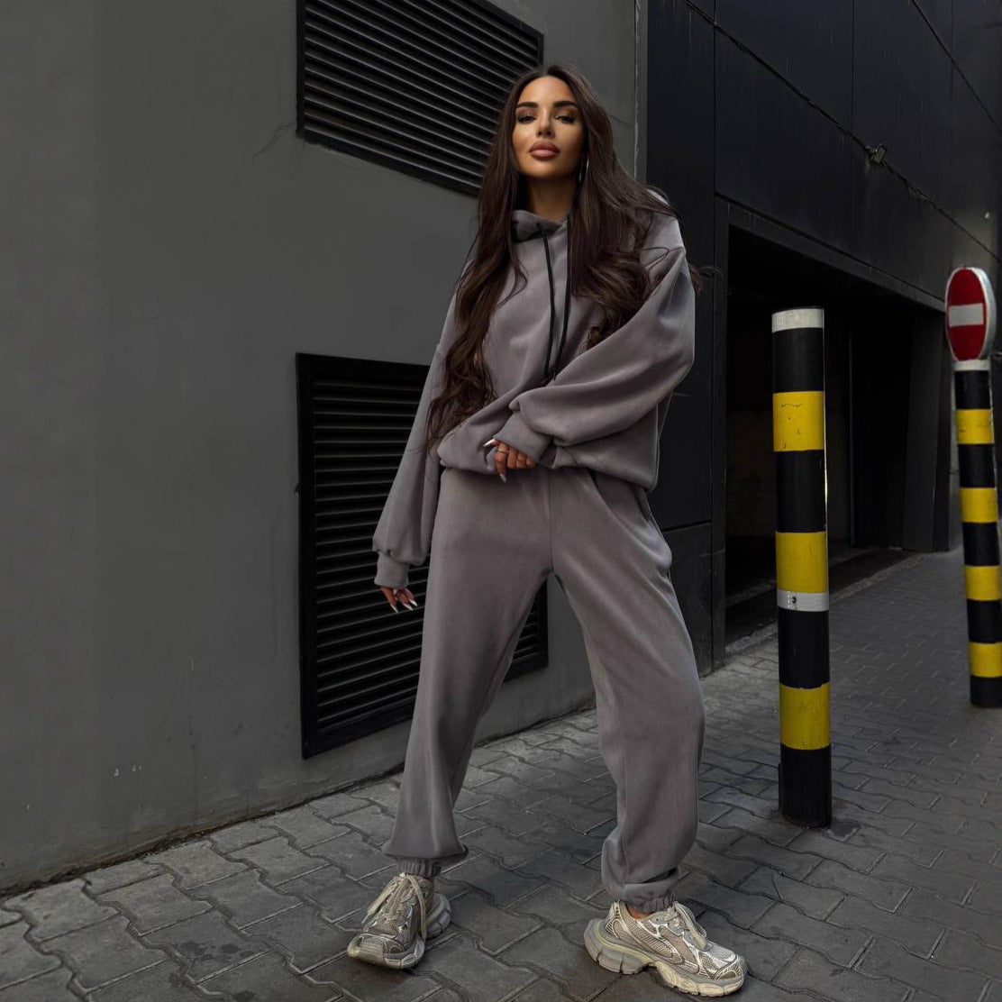 Damen sportliches Freizeit-Set mit oversized Hoodie und lässigen Jogginghosen WW