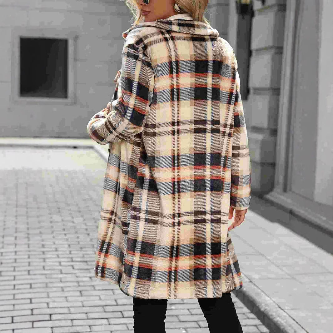 Damen Karierter Oversized-Wintermantel mit praktischen Taschen und Knopfdetail W&W