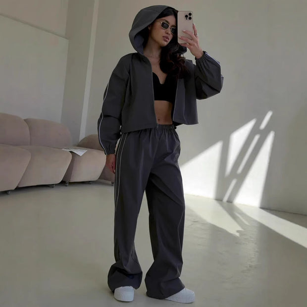 Damen sportliche Lifestyle-Jacke und Hose Kombination WW