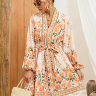 Damen Sommerliches Blumenkleid mit eleganter Taillenschnürung und langen Ärmeln WW