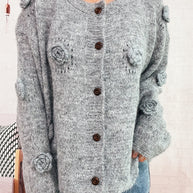 Damen Strickjacke mit floralen Applikationen und dekorativen Knöpfen WW
