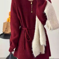 Damen Strickkleid mit hohem Kragen und eleganter Taillierung WW