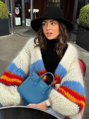 Damen Strickjacke mit bunten Streifen und weitem Schnitt WW