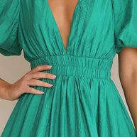 WW | Sommer Süß Tief V-Ausschnitt Taille Schlankmachend Plissierter Puffärmel Kleid
