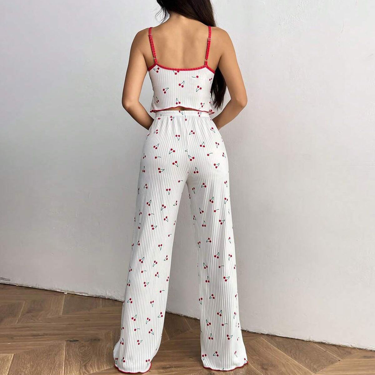 Damen Schlafanzug-Set mit fruchtigem Erdbeer-Muster und Rüschendetails WW