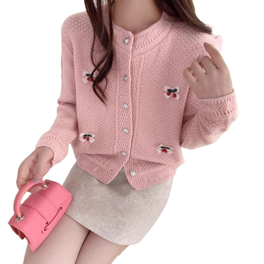 Damen Strickjacke mit dekorativen Stickereien WW