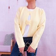 Damen Strickjacke mit verspieltem Blüten-Detail WW