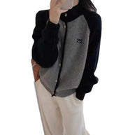 Damen Strickcardigan mit elegantem Kragen und Knopfdetails WW
