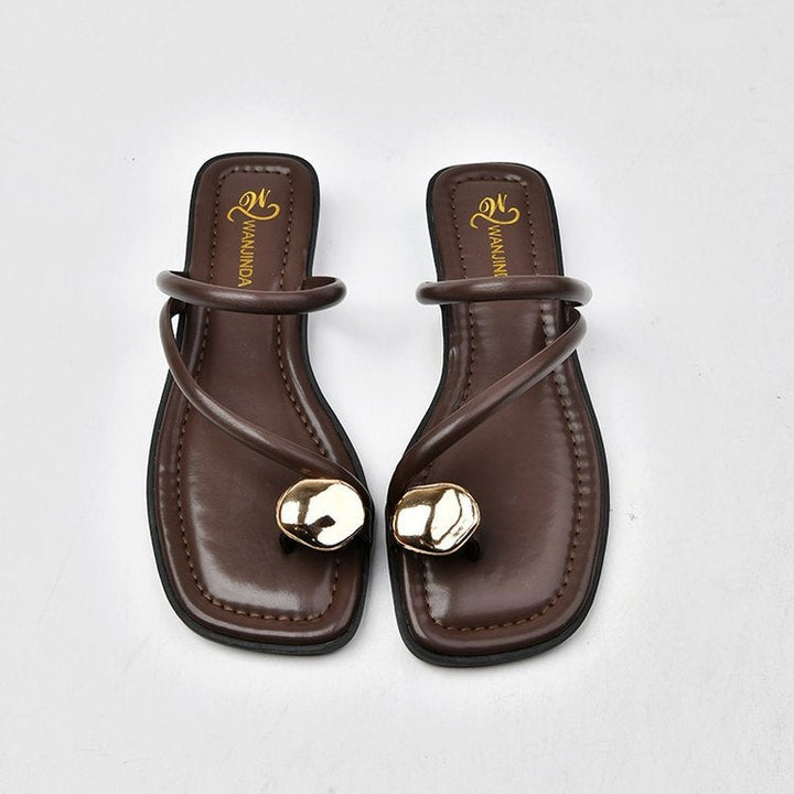 Damen Riemchensandalen aus Kunstleder mit Metallakzent