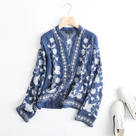 Damen bestickte Bluse im Vintage-Stil mit elegantem Kragen und Druckknopfverschluss WW