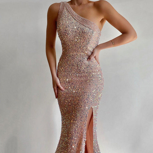 Damen Glamouröses Abendkleid mit asymmetrischem Ausschnitt und schimmernden Details W&W Mode