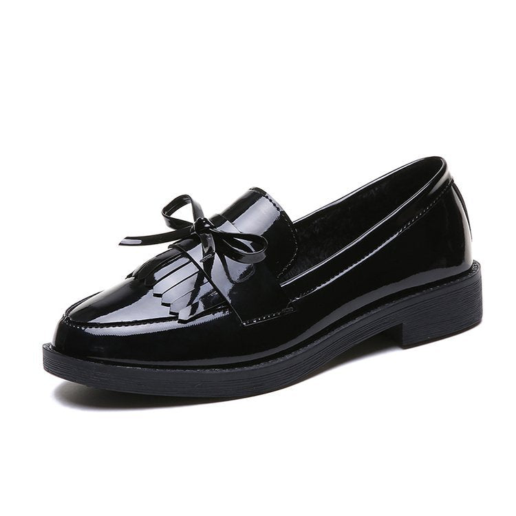 Damen Elegante Mokassins mit funkelndem Lackleder und dekorativem Schleifendetail W&W