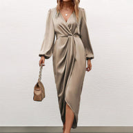 Damen Elegantes Maxikleid mit tiefem V-Ausschnitt und Ballonärmeln WW
