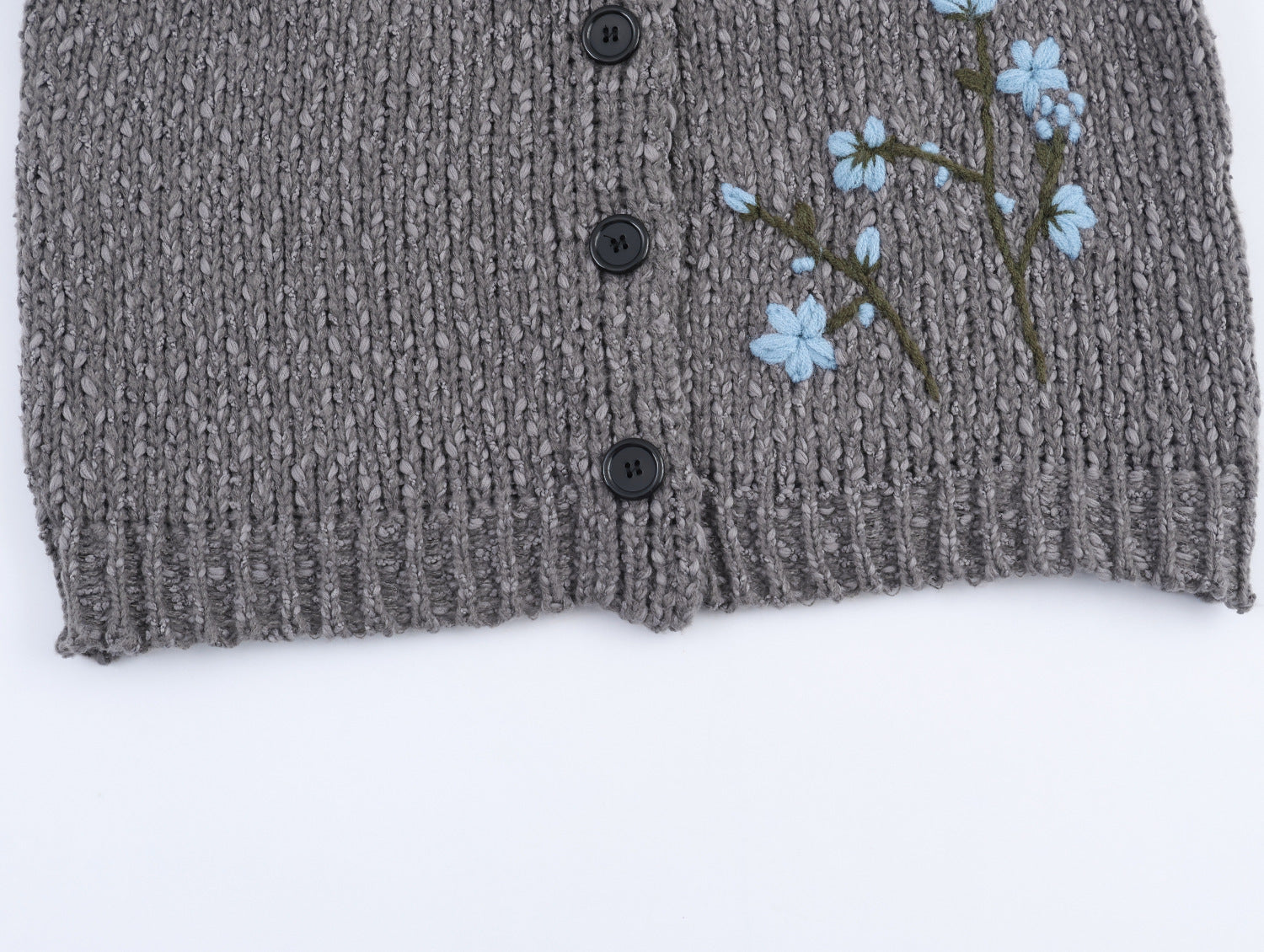 Damen Strickjacke mit floralem Stickmuster und Knopfverschluss WW