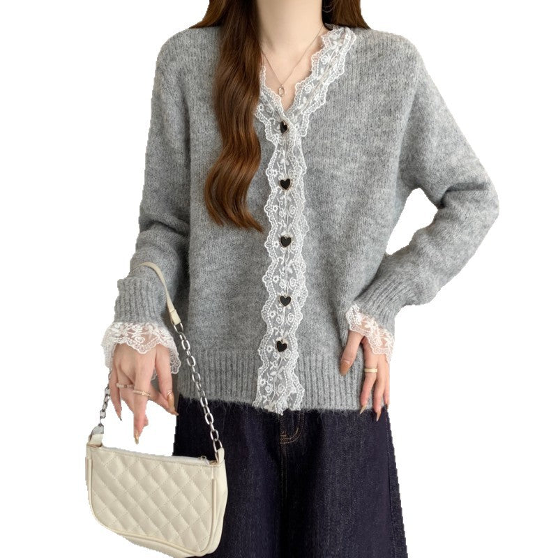 Damen Strickjacke mit Spitzenakzenten und Herzknöpfen WW