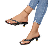 Damen Schulterfreie Sandalen mit trendigem Zehensteg und elegantem Blockabsatz WW