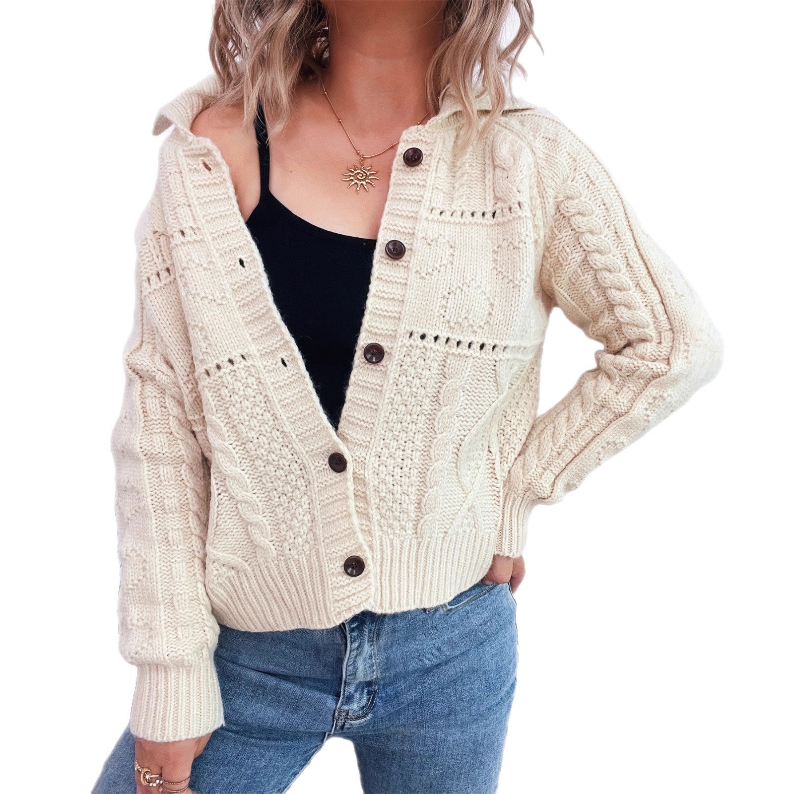 Damen Strickjacke mit strukturiertem Zopfdesign und eleganten Knopfdetails WW
