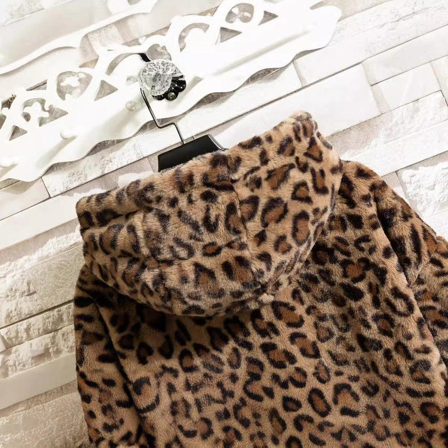 Damen kuschelige Fleecejacke mit Leopardenmuster und Kapuze WW
