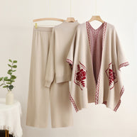 Damen Strick-Loungewear-Set mit außergewöhnlichem Poncho-Stil WW