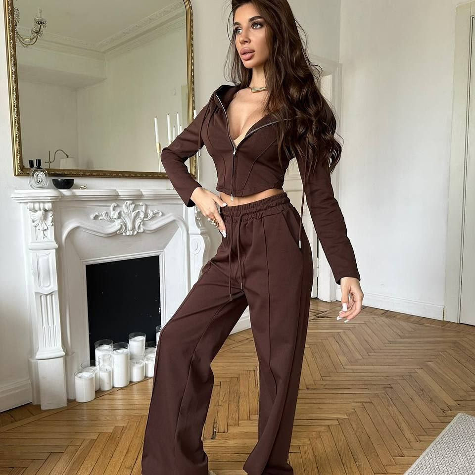 Damen sportliches Zweiteiler-Set mit hochgeschlossener Kapuzenjacke und weitem Hosen WW