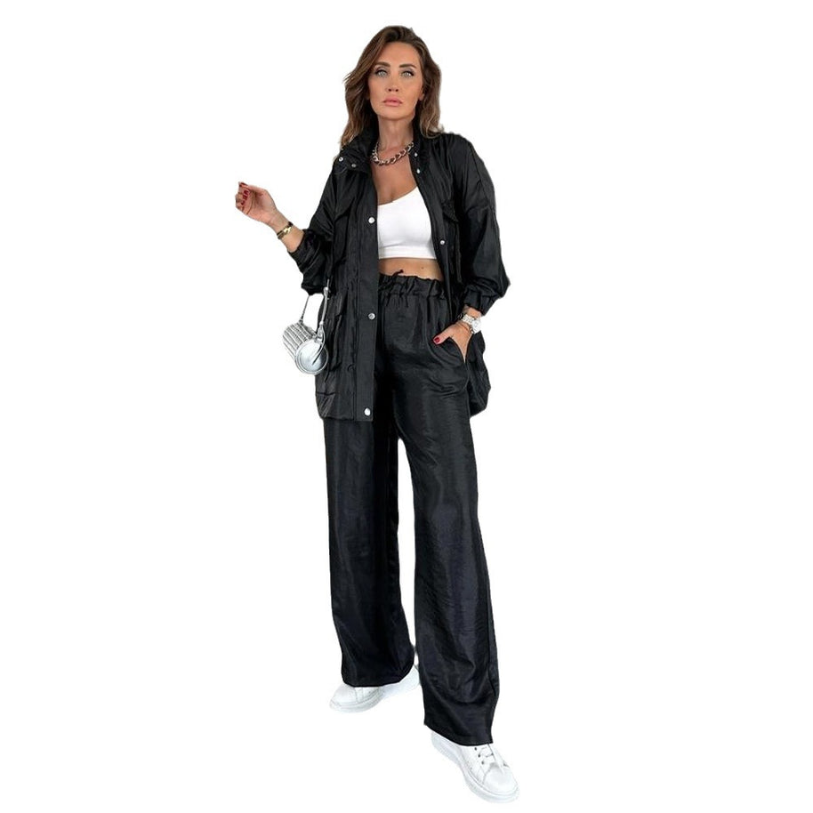 Damen athletisches Freizeit-Set mit elegantem Glanz und praktischen Taschen WW