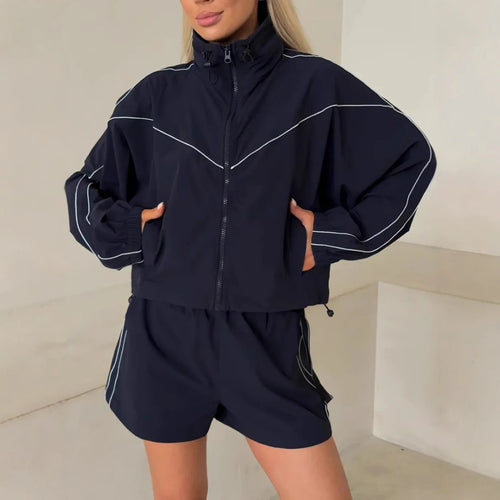 Damen sportlicher Zweiteiler mit cropped Jacke und Shorts WW