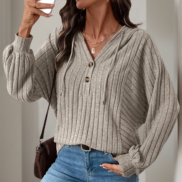 Damen Kapuzensweater mit strukturiertem Rippdesign und eleganten Knopfdetails WW