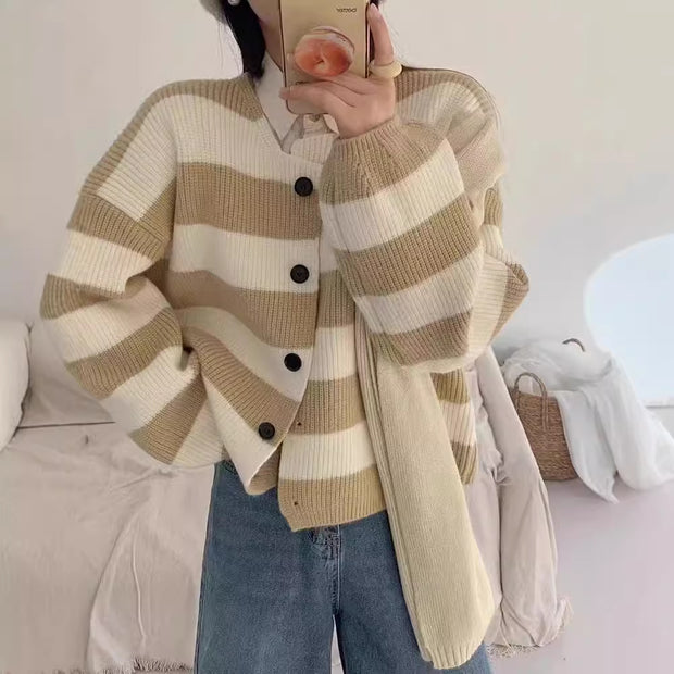 Damen Strickjacke mit Druckknopfverschluss und breiten Streifen WW