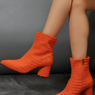 Damen Stiefeletten mit zeitgemäßem Strickdesign und komfortablem Blockabsatz WW