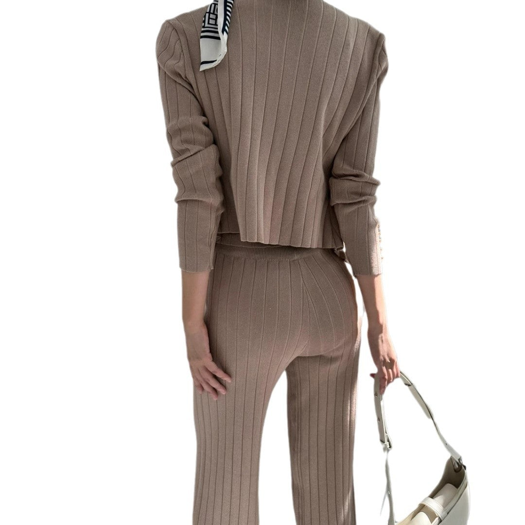 Damen elegantes gestricktes Ensemble mit Knopfdetaillierung WW