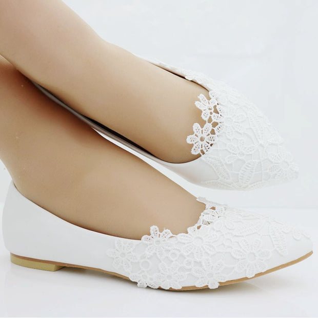 Damen Ballerinas aus Kunstleder mit zarten Spitzenverzierungen WW