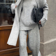 Damen Strickanzug mit weitem Schnitt und eleganten Rippdetails WW
