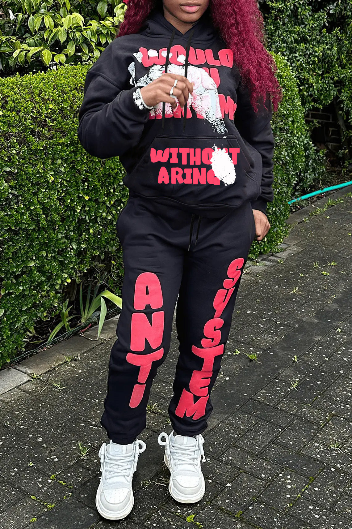 Damen Sportliches Sweatpants und Hoodie Set mit auffälligem Schriftzug WW