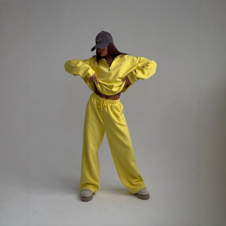 Damen Sportlicher Kapuzenpullover mit kurzer Reißverschlussöffnung WW