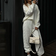 Damen Strickanzug mit halblangem Reißverschluss und Zopfmuster WW