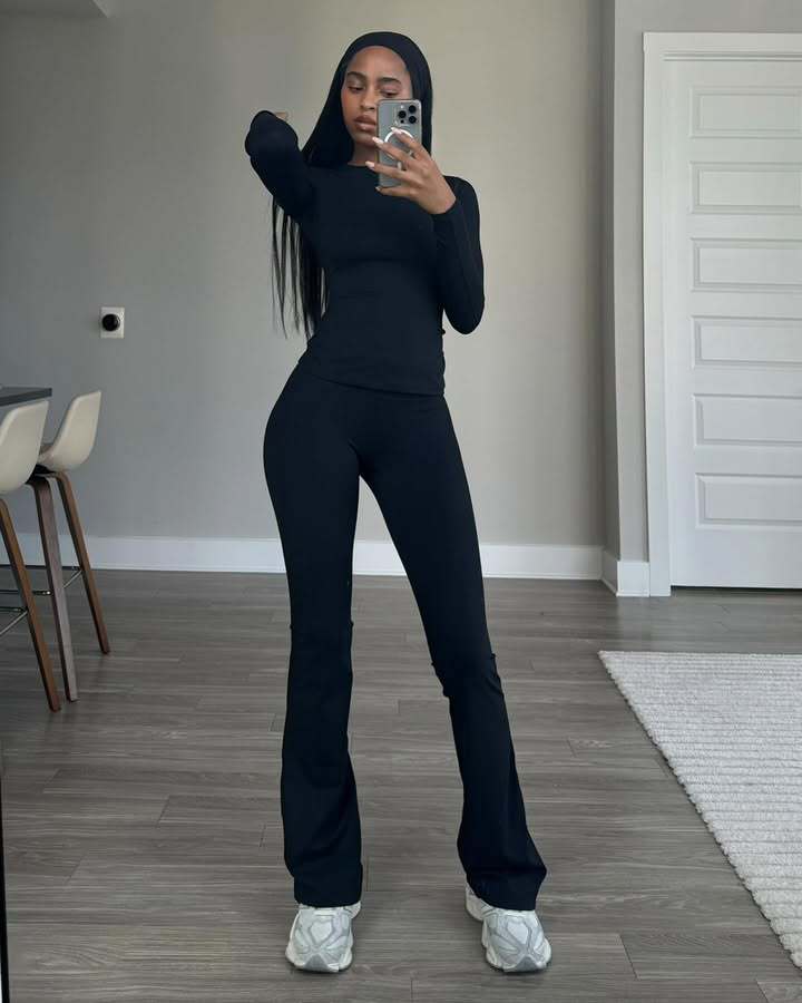 Damen sportlicher Bodysuit mit langem Arm und ausgestelltem Bein WW