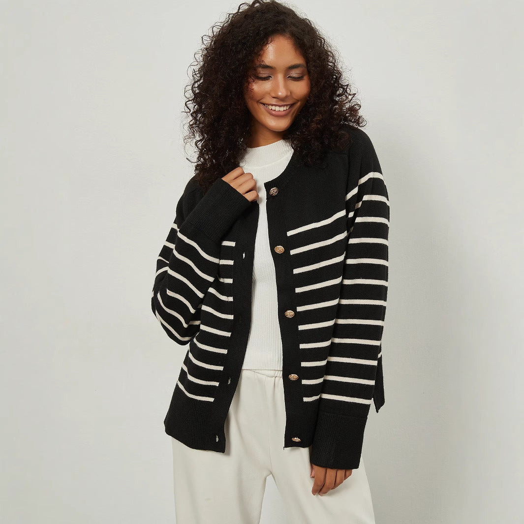 Damen Strickjacke mit gestreiftem Muster und eleganten Knopfdetails WW