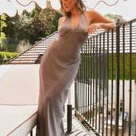 Damen Maxikleid mit elegantem Halterneck-Design und figurformendem Schnitt WW