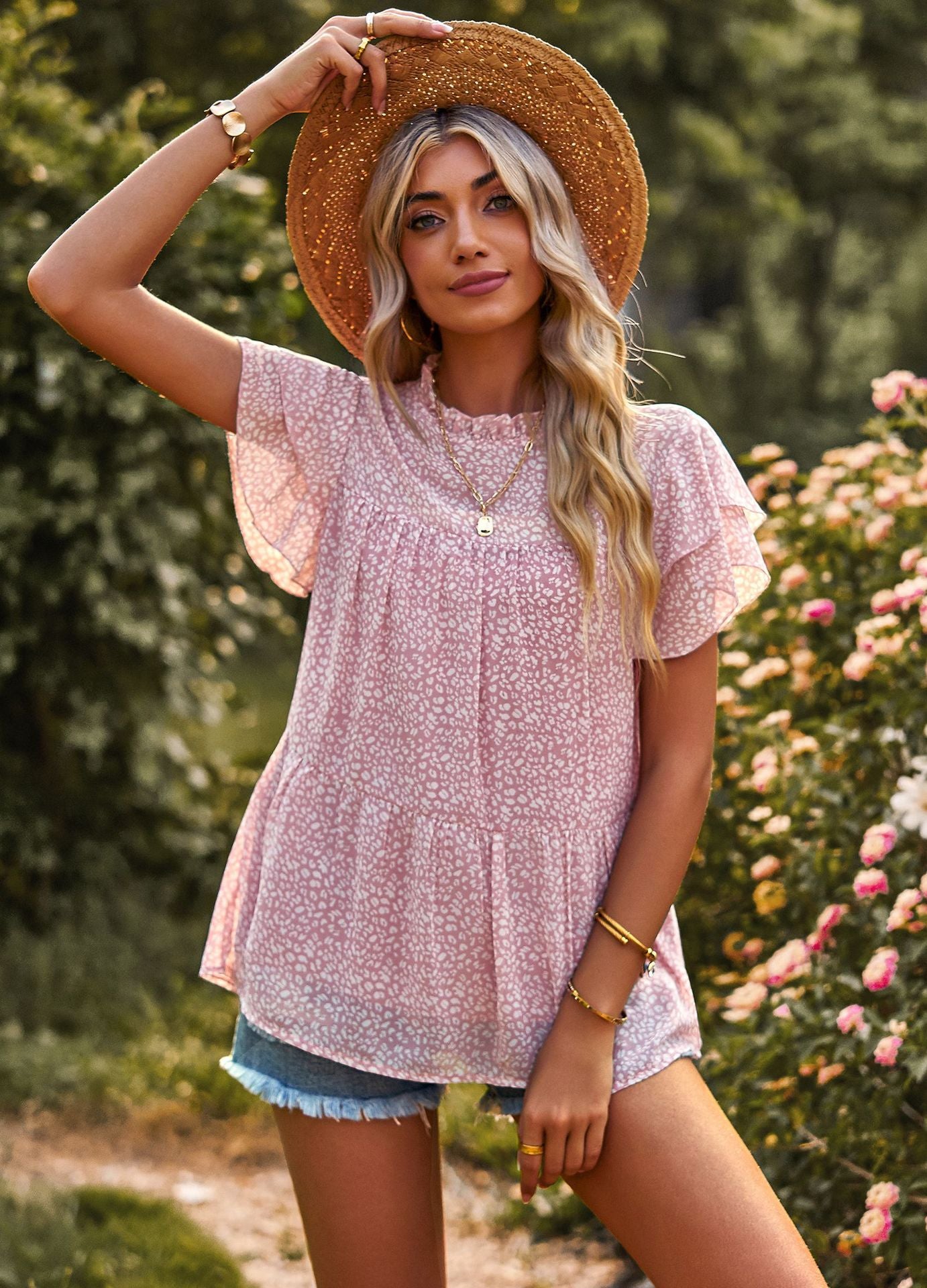 Damen beschwingtes Blusenshirt mit Rüschendetails und floralem Design WW