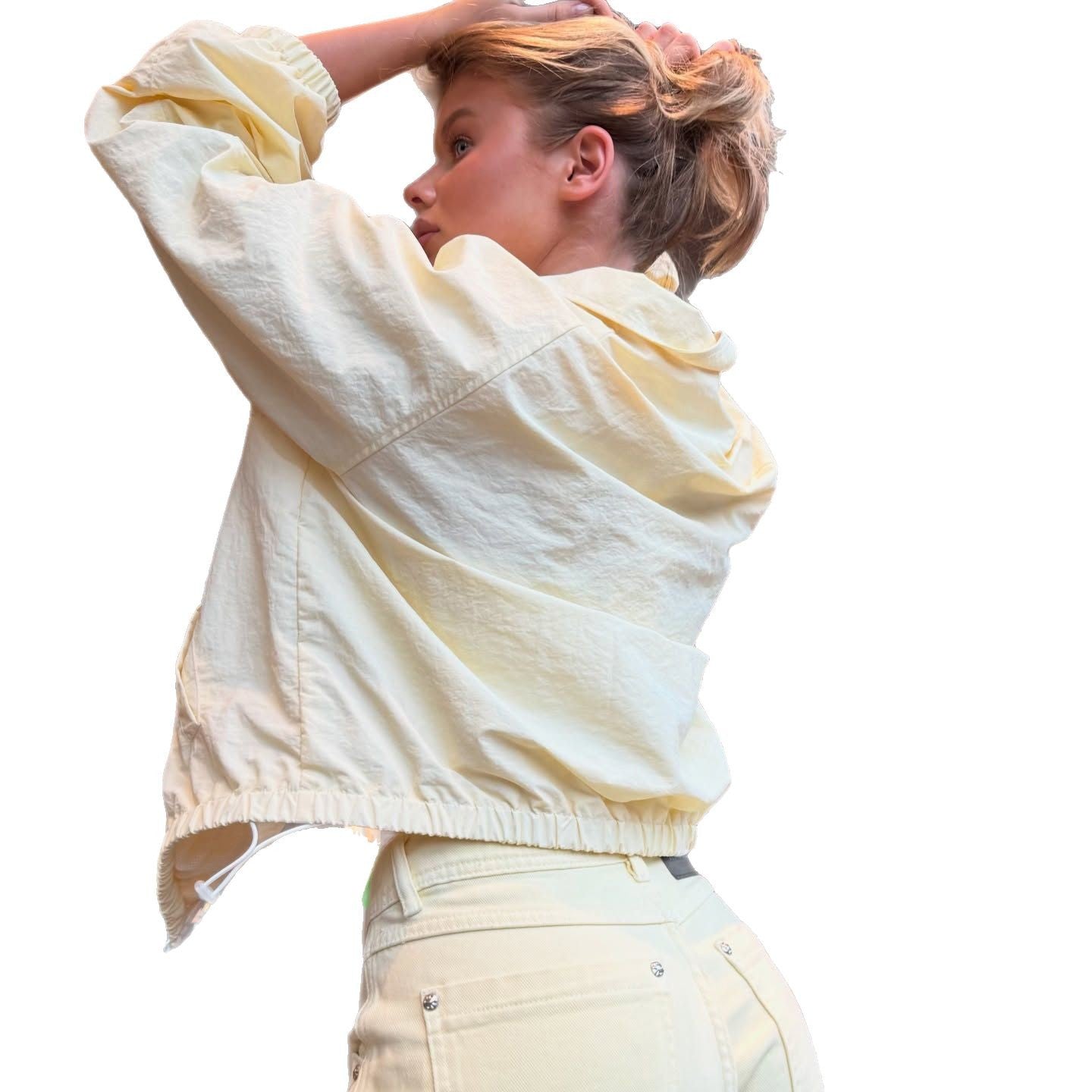 Damen Sportliche Übergangsjacke mit luftigen Einsätzen und praktischen Taschen WW