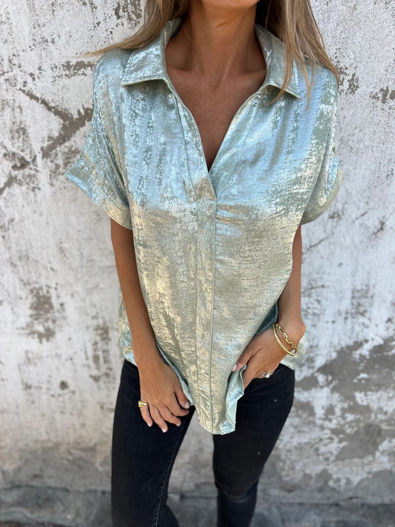 Damen Kurzarm-Seidenbluse mit elegantem Glanz und modischem Revers WW